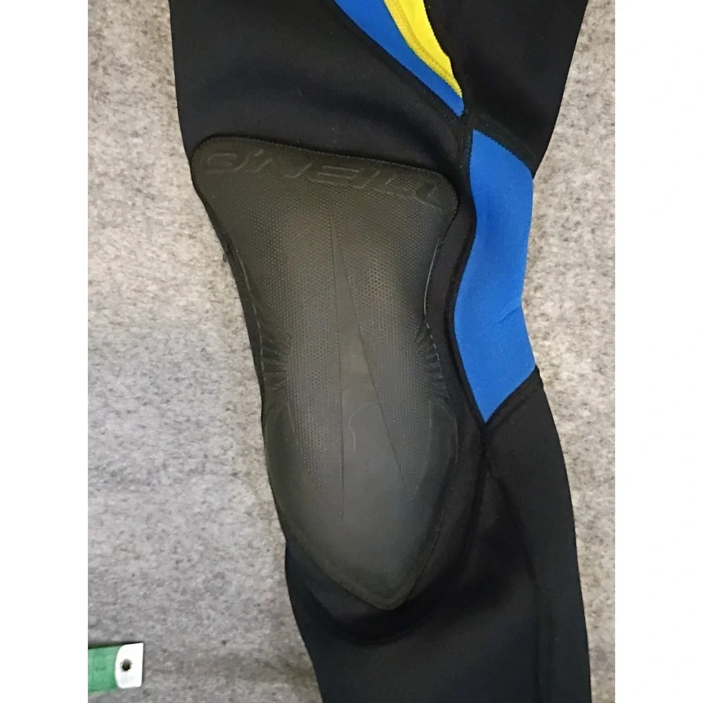 O'Neill Youth Size 8 3mm Flexible Warm Wetsuit #0447 Neoprene Knee Pads